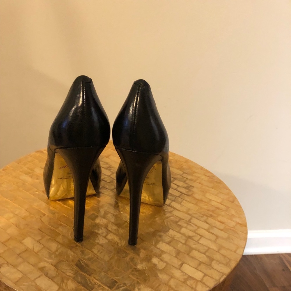Chiness Laundry 8.5 black leather $149 retailed